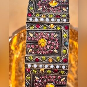 Heidi Daus Color Burst & Pearl 360 Vintage Oval Bangle